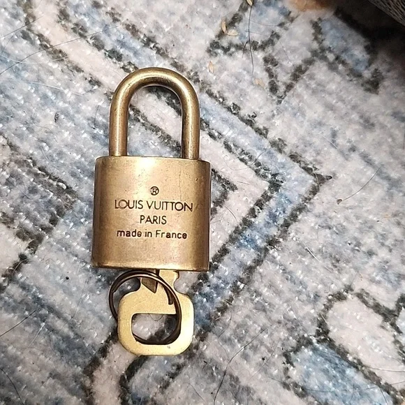 Louis Vuitton Brown Monogram Bag - Picture 6 of 10